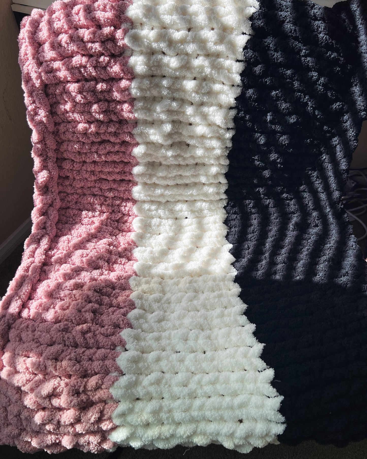 Chic Harmony: Pink, White & Black Knitted Blanket